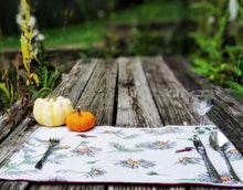 Load image into Gallery viewer, Tache Floral Daisies Ladybugs Woven Tapestry Placemat Set (18114)