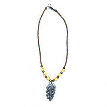 Load image into Gallery viewer, Metal Leaf Necklace