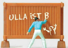 Load image into Gallery viewer, Preiser 28095 HO Scale Individual Figures, Pedestrians -- Grafitti Artist