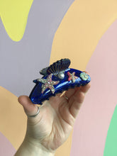 Load image into Gallery viewer, Glitter and Pearls Shell Hair Claws