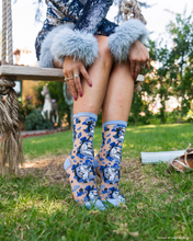 Load image into Gallery viewer, Casper and Trees Sheer Crew Sock