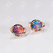 Load image into Gallery viewer, Saturn Design Doublet Opal Stud Earrings 18K Rose Gold