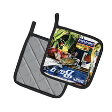 Load image into Gallery viewer, Crab in the Middle Pot Holders - Set of 2 Decorative Kitchen Helpers | Made in the USA 1008PTHD