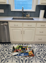 Load image into Gallery viewer, Crab in the Middle Machine Washable Memory Foam Mat 1008RUG