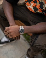 Load image into Gallery viewer, VO128SS - VOYAGER SILVER &amp; BLACK WATCH
