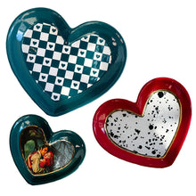 Load image into Gallery viewer, Set of Heart Dishes
