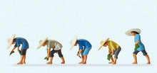 Load image into Gallery viewer, Preiser 10572 HO Scale Working People -- At The Rice Field #1