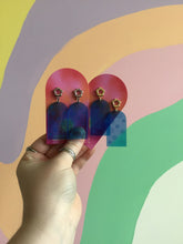 Load image into Gallery viewer, Spring Daisy Arch Earrings
