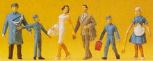 Load image into Gallery viewer, Preiser 14131 HO Scale People -- In Front of a Hotel - 2 Guests &amp; 4 Hotel Staff