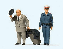 Load image into Gallery viewer, Preiser 44915 G Scale Traveler &amp; Female Police Officer