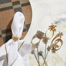 Load image into Gallery viewer, Snowflake napkin rings, gold, set of two