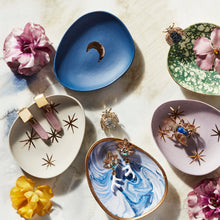 Load image into Gallery viewer, Sparkle bee brooch, crystal