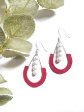 Load image into Gallery viewer, Teardrop Pearl Lined Earrings