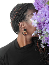 Load image into Gallery viewer, Gold and Black Carnelian Earrings