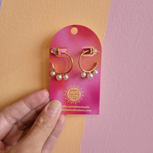 Load image into Gallery viewer, Titanium Triple Pearl Hoop