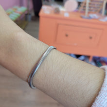 Load image into Gallery viewer, Titanium Flat Snake Chain Bracelet