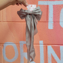 Load image into Gallery viewer, Oversized Satin Bow