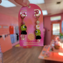 Load image into Gallery viewer, Glass Green Fish Earrings
