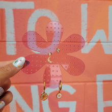 Load image into Gallery viewer, Flower Power Travel Earring Holder