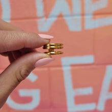 Load image into Gallery viewer, Third Wheel Titanium Ring