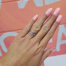 Load image into Gallery viewer, Textured Snake Titanium Ring