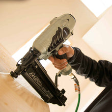 Load image into Gallery viewer, Metabo HPT NT65M2SM 2-1/2 In. 16 Gauge Finish Nailer (with Air Duster)