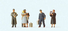 Load image into Gallery viewer, Preiser 10612 HO Scale 1945 German Civilian Returnees pkg(5)