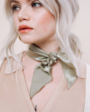 Load image into Gallery viewer, Mint Julep - Convertible Scrunchie Tie