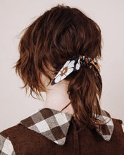 Load image into Gallery viewer, California Dreamin' - Scrunchie Tie