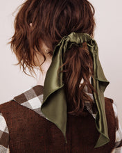 Load image into Gallery viewer, Poison Ivy - Convertible Scrunchie Tie