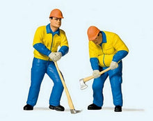 Load image into Gallery viewer, Preiser 44913 G Scale Modern Lumberjacks -- Set #2 (blue &amp; yellow Uniforms) (2)