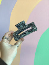 Load image into Gallery viewer, Bubble Pattern Hair Claw