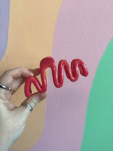 Load image into Gallery viewer, Squiggle Hair Claw