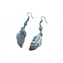 Load image into Gallery viewer, Metal Leaf Earrings