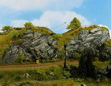 Load image into Gallery viewer, Noch 58490 HO Scale Foam Rock Formations -- Limestone Rock Wall