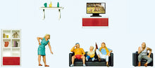 Load image into Gallery viewer, Preiser 10649 HO Scale Family Watching TV -- 5 Figures &amp; Living Room Furniture