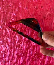Load image into Gallery viewer, Triangle Hair Claw