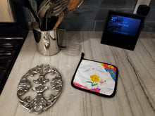 Load image into Gallery viewer, Big white Cat Pot Holders - Set of 2 Decorative Kitchen Helpers | Made in the USA 6114PTHD