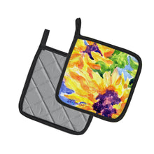 Load image into Gallery viewer, Sunflower Pot Holders - Set of 2 Decorative Kitchen Helpers | Made in the USA 6132PTHD