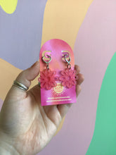 Load image into Gallery viewer, Spring Cutout Daisy Earrings