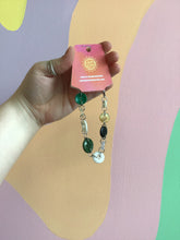 Load image into Gallery viewer, Button bracelet