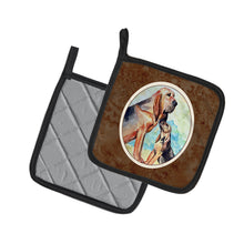 Load image into Gallery viewer, Bloodhound Momma's Love Pot Holders - Set of 2 Decorative Kitchen Helpers | Made in the USA 7014PTHD