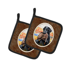 Load image into Gallery viewer, Flat Coated Retriever Pot Holders - Set of 2 Decorative Kitchen Helpers | Made in the USA 7032PTHD