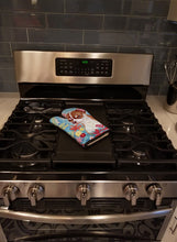Load image into Gallery viewer, Chihuahua in flowers Oven Mitt 7053OVMT