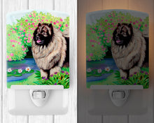 Load image into Gallery viewer, Keeshond Ceramic Night Light 7074CNL