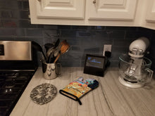 Load image into Gallery viewer, Cat Oven Mitt 7079OVMT