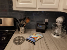 Load image into Gallery viewer, Whippet Waiting on you Oven Mitt 7081OVMT