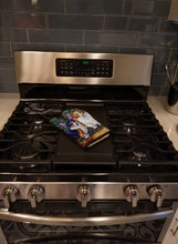 Load image into Gallery viewer, Cardigan and Pembroke Corgi Oven Mitt 7094OVMT