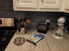Load image into Gallery viewer, Harelquin Great Dane Oven Mitt 7098OVMT