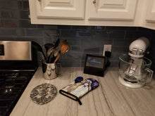 Load image into Gallery viewer, Shih Tzu Oven Mitt 7180OVMT